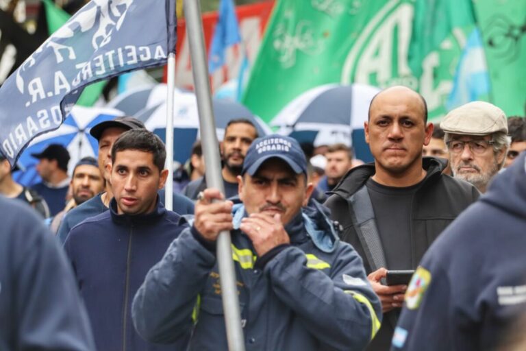 “¡Unidad, basta de ajuste, y paritarias libres!”