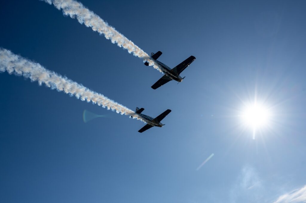 En una jornada inédita para la región, la Fuerza Aérea desplegó su aviación y su historia en San Lorenzo En una jornada inédita para la región, la Fuerza Aérea desplegó su aviación y su historia en San Lorenzo