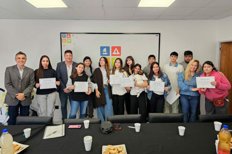 Alumnos de la escuela Nº 549 completaron sus pasantías en la Municipalidad
