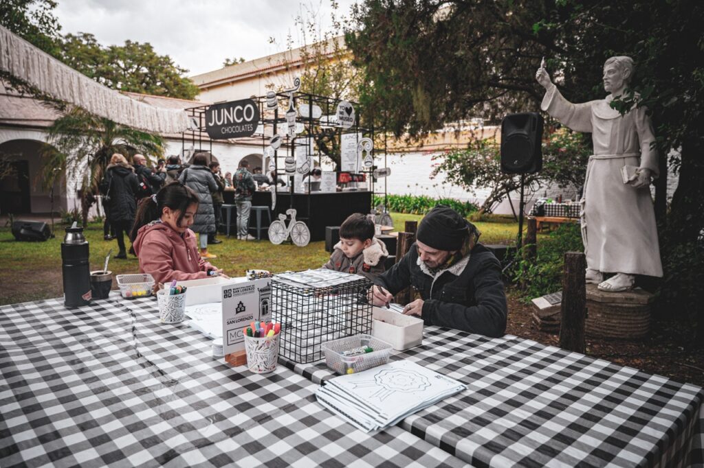 Vuelve el Café Literario, un espacio cálido en el que los libros y los sabores se reúnen con la magia de los museos Vuelve el Café Literario, un espacio cálido en el que los libros y los sabores se reúnen con la magia de los museos