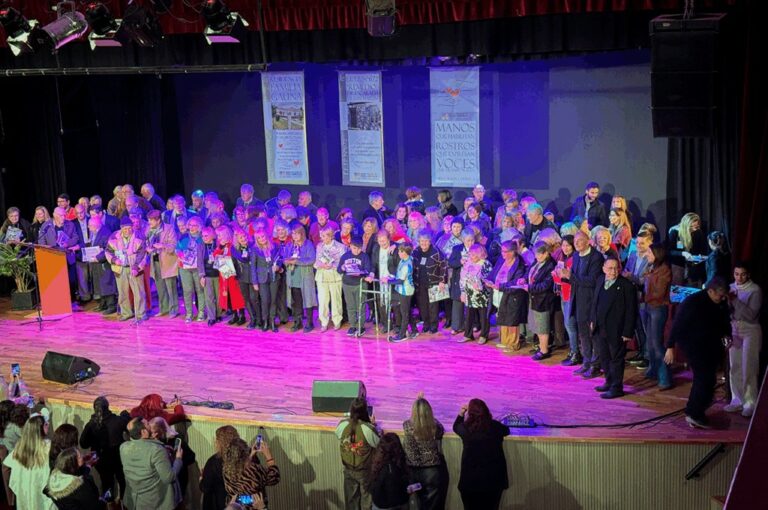 San Lorenzo homenajeó a trabajadores de la educación con extensas trayectorias