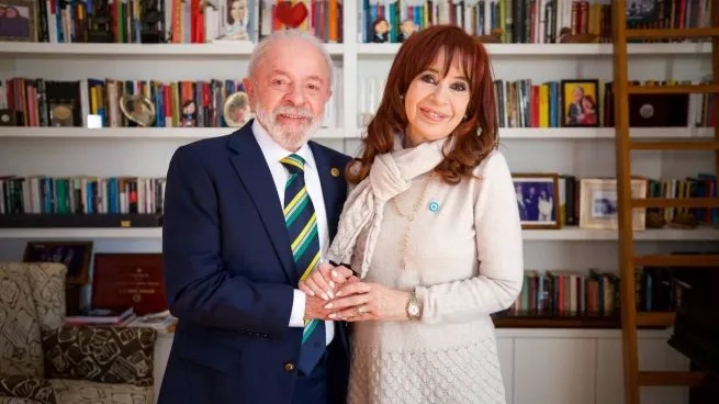 Cristina Fernández de Kirchner recibió a Lula da Silva y calificó la visita como «un acto político de solidaridad»