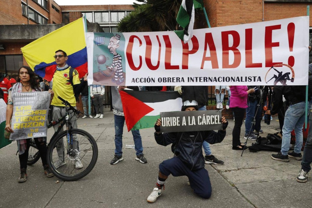 Colombia: Uribe fue declarado culpable de soborno y fraude procesal
