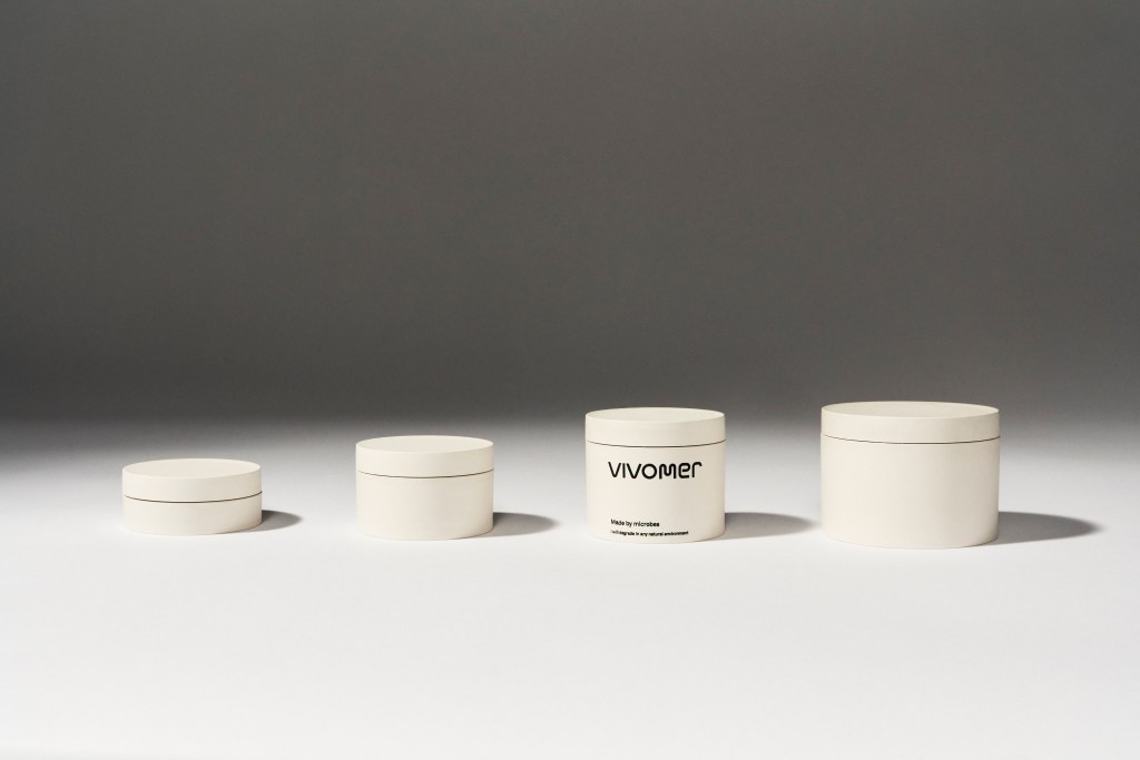 Una startup crea un empaque con una composta de microbios que elimina el plástico de la ecuación 2 Una startup crea un empaque con una composta de microbios que elimina el plástico de la ecuación