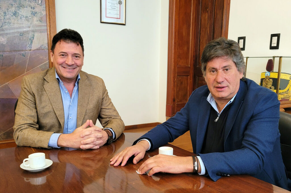 Raimundo y Santacroce coinciden en avanzar en una agenda de trabajo en común Raimundo y Santacroce coinciden en avanzar en una agenda de trabajo en común