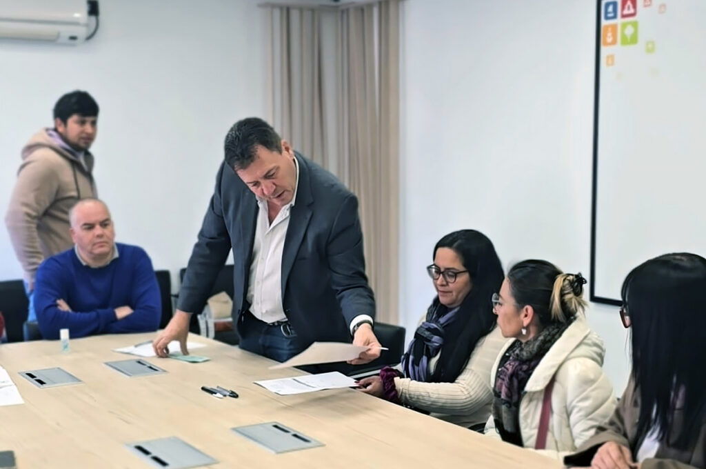 FAE: la Municipalidad de San Lorenzo hizo un nuevo aporte de más de 52 millones de pesos a escuelas FAE: la Municipalidad de San Lorenzo hizo un nuevo aporte de más de 52 millones de pesos a escuelas