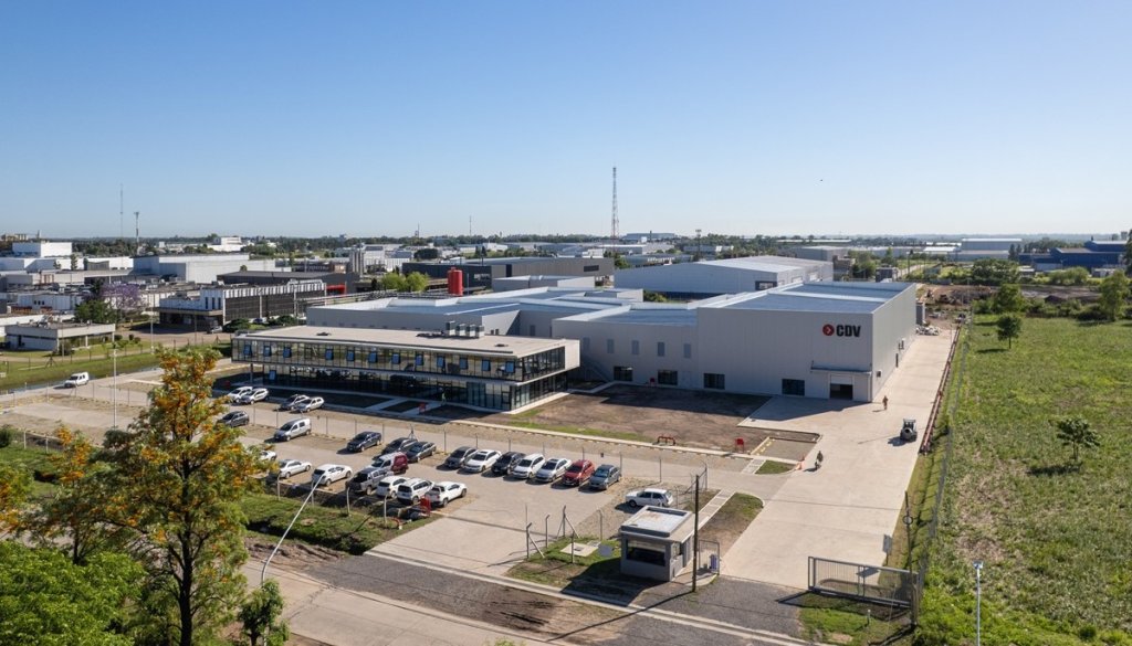 Una inversión de U$S 100 millones: se habilitó una nueva planta argentina de vacunas veterinarias 5 Foto Nueva Planta 3 CDV 1