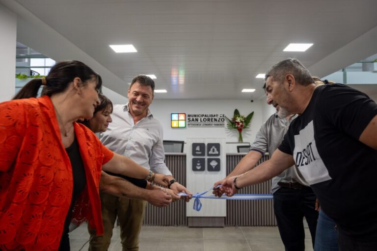 Tras una obra de remodelación integral, fue reinaugurado el sector de atención al público de la Municipalidad Tras una obra de remodelación integral, fue reinaugurado el sector de atención al público de la Municipalidad