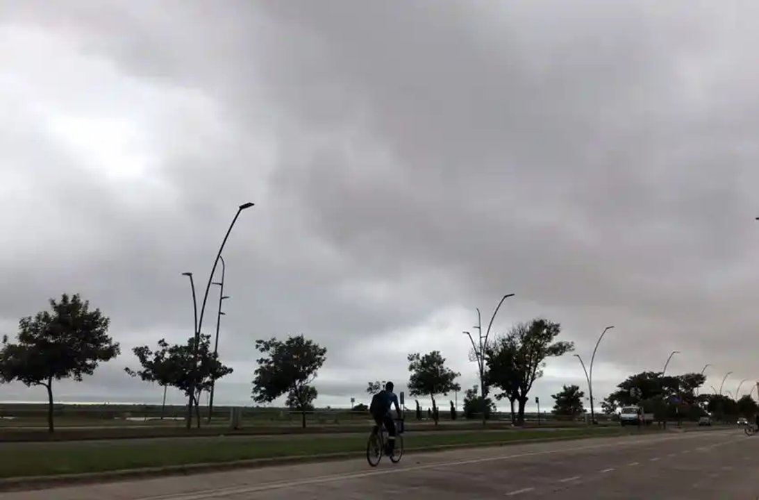 Domingo ventoso y alivio térmico tras el calor extremo en Rosario