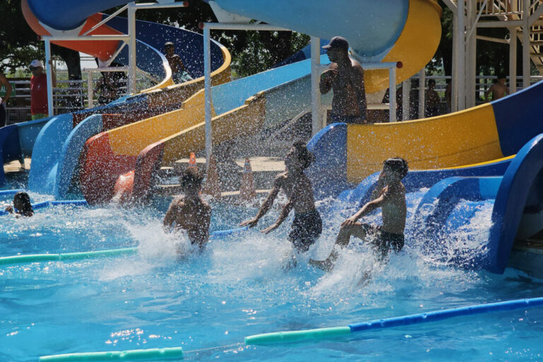 Con la participación de cientos de chicos, comenzó una nueva edición de la Colonia de Vacaciones en el Poli municipal Con la participación de cientos de chicos, comenzó una nueva edición de la Colonia de Vacaciones en el Poli municipal