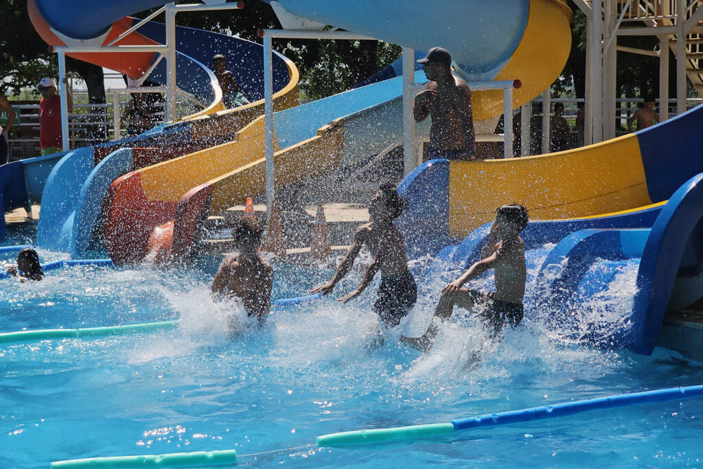 Con la participación de cientos de chicos, comenzó una nueva edición de la Colonia de Vacaciones en el Poli municipal