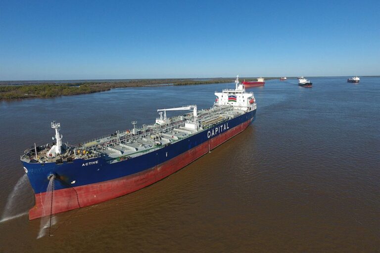 Hidrovía: avanza la licitación entre denuncias y sospechas