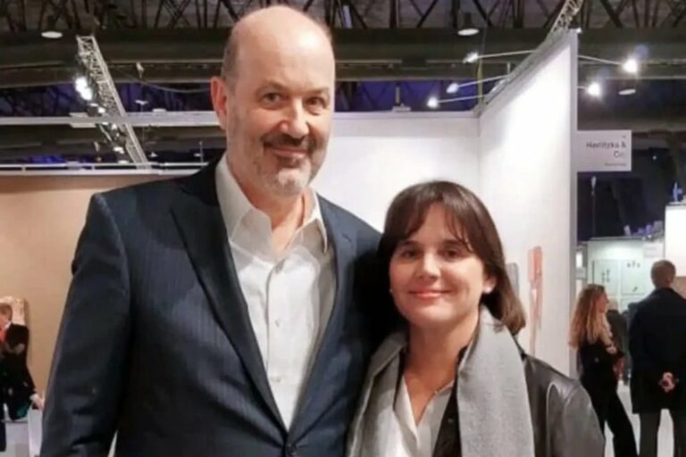 Sturzenegger y su esposa, en la mira por un polémico contrato en Cancillería Sturzenegger y su esposa, en la mira por un polémico contrato en Cancillería