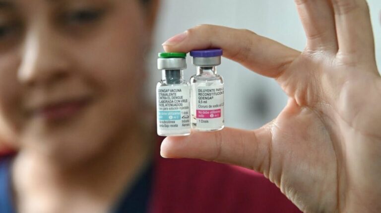 Santa Fe aplicó más de 159 mil vacunas contra el dengue Santa Fe aplicó más de 159 mil vacunas contra el dengue