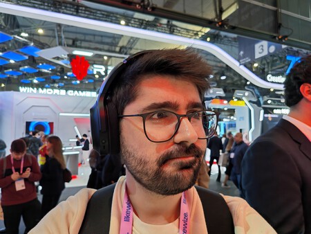 Las cámaras se encuentran a la altura de los ojos | Imagen: Xataka