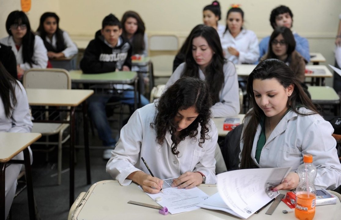 Educar entre el algoritmo y el aula