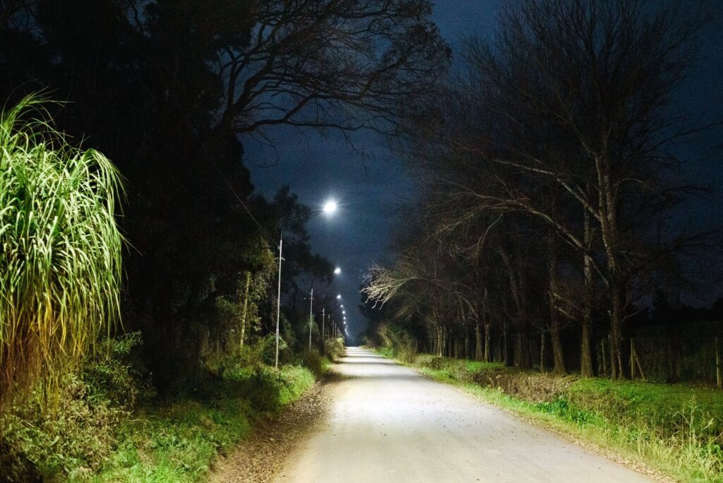 La Municipalidad iluminó con luces led un tramo de San Juan al oeste de la autopista La Municipalidad iluminó con luces led un tramo de San Juan al oeste de la autopista