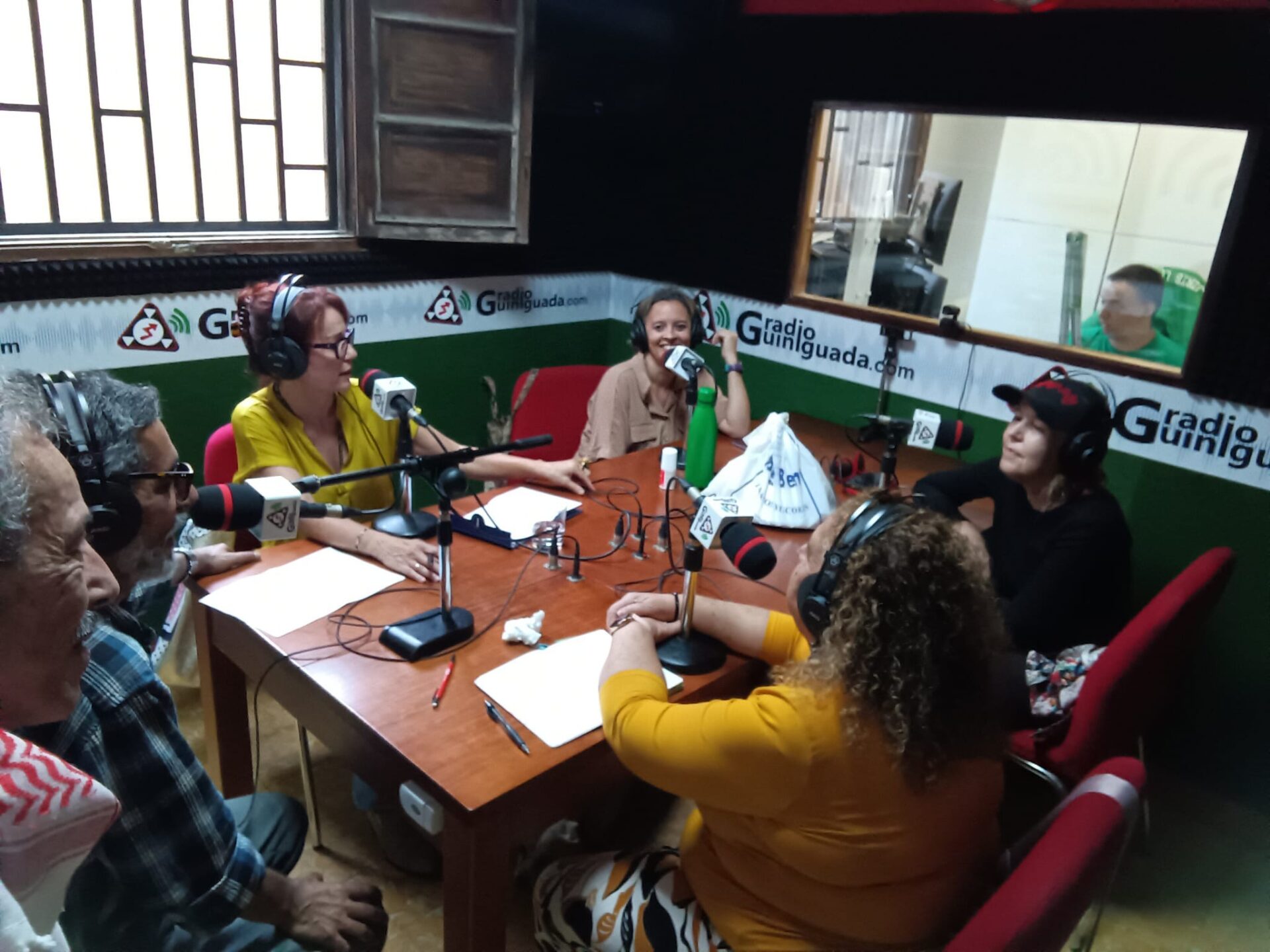 ArenalEs Tu Radio abre micrófonos al mundo del trabajo, la renta básica y el futuro Parque Arenales ArenalEs Tu Radio abre micrófonos al mundo del trabajo, la renta básica y el futuro Parque Arenales