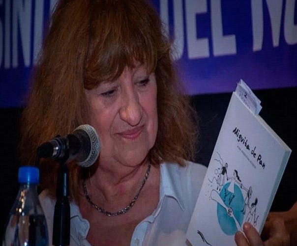 Se presentan dos libros que invitan a la memoria