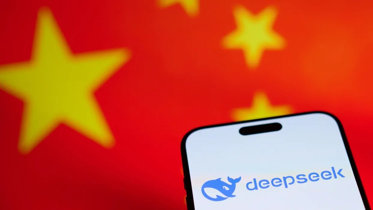 Qué tiene de especial DeepSeek, la nueva inteligencia artificial china y en qué se diferencia de ChatGPT?