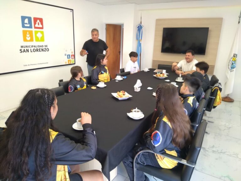 Raimundo efectuó reconocimientos al luchador Taiel Sanchez y a alumnos de la Escuela Mónaco de Taekwondo