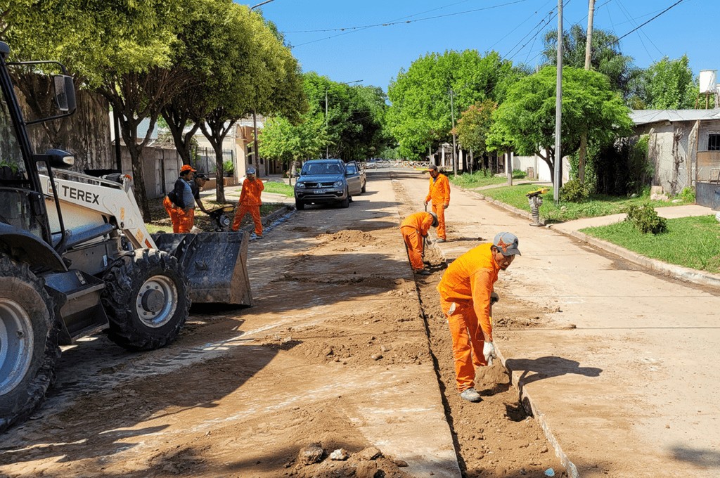 Vecinos de 40 cuadras de los barrios Norte y Díaz Vélez ya pueden conectarse a la red cloacal