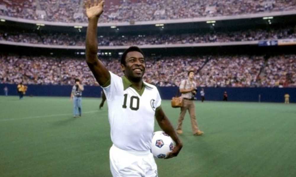 Efemérides 1º de Octubre: PELE. Constitución Pettoruti Nuremberg Bosio NASA Artaza Hendrix Disney Cartoon Aznavour Día Personas Mayores