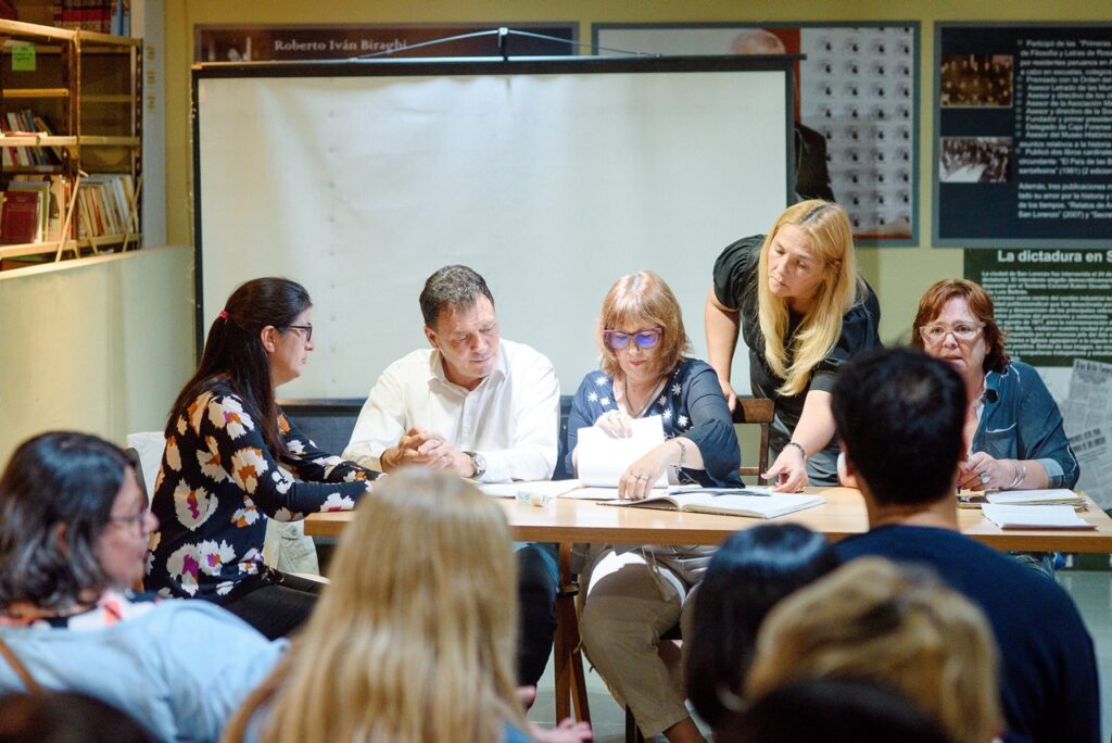 La Municipalidad de San Lorenzo entregó más de  millones a escuelas para obras