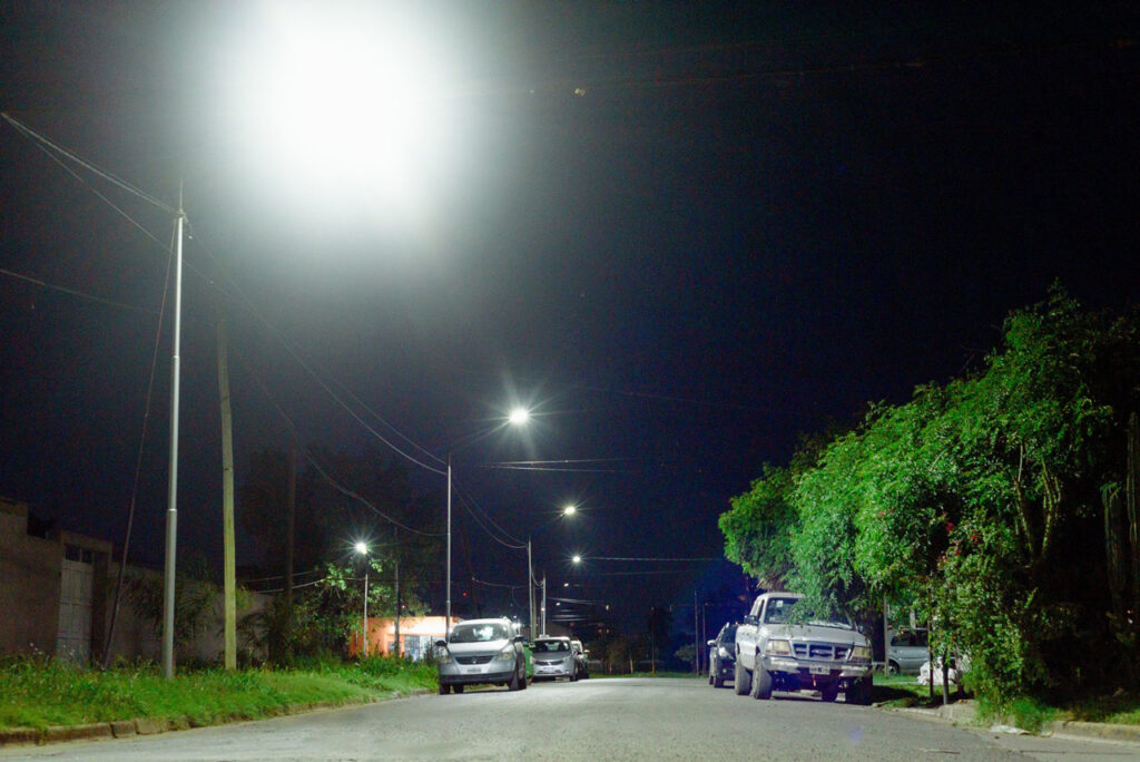 Alumbrado público: en las últimas semanas la Municipalidad instaló más de 800 luces led en 250 cuadras